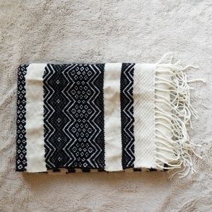 A&F Scarf